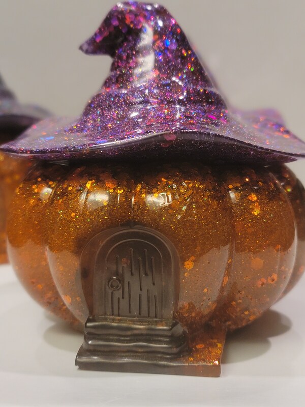 Pumpkin House Jar - Hideaway jar - Pumpkin Jar - Handmade resin pumpkin jar - Pumpkin house with witch hat - Optional light up pumpkin house